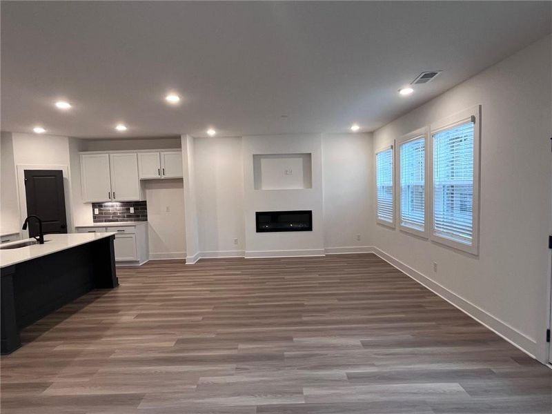Spacious, unfurnished interior of a new home in Governors Parc, Kennesaw (Image 24).