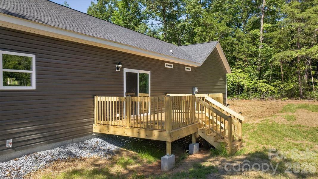 Exterior details and patio area of a home in , Columbus (Image 4).