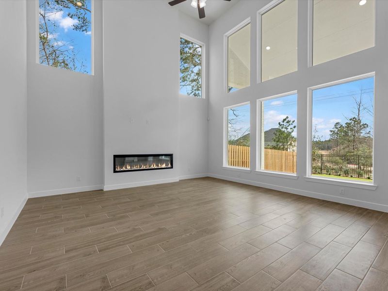 Representative image. Features, selections and colors may vary.