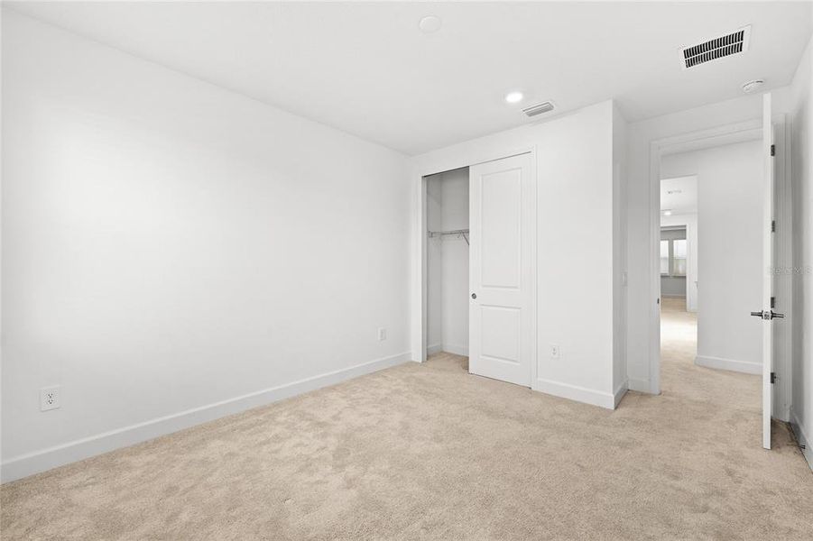 Spacious, unfurnished interior of a new home in Harvest At Ovation 50s, Winter Garden (Image 17).