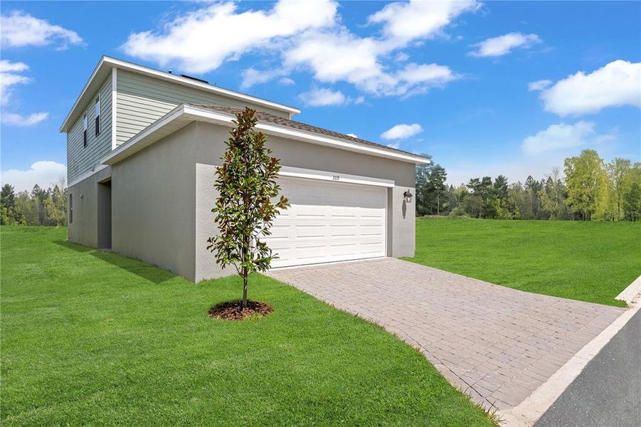 Exterior details and patio area of a home in , Wesley Chapel (Image 21).
