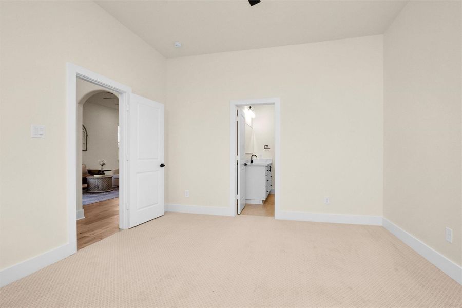 Spacious, unfurnished interior of a new home in , Point Blank (Image 20).