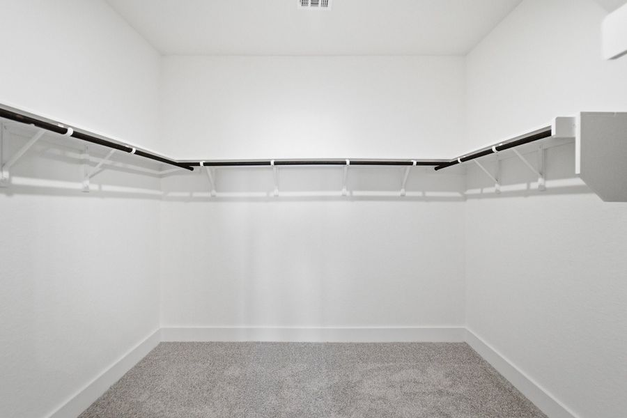 Spacious, unfurnished interior of a new home in Garden Grove, San Antonio (Image 27).