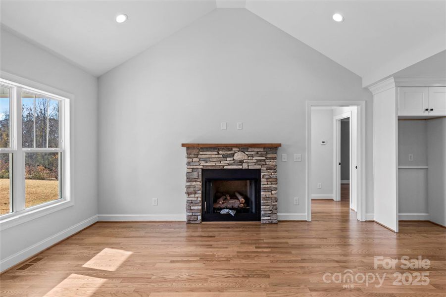 Spacious, unfurnished interior of a new home in , Lexington (Image 23).