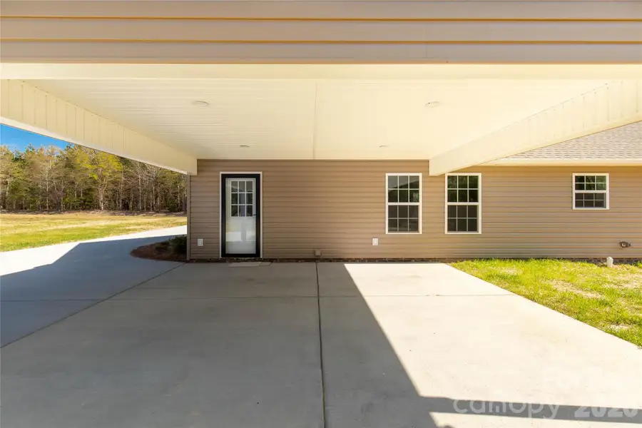 Exterior details and patio area of a home in , Kershaw (Image 4).