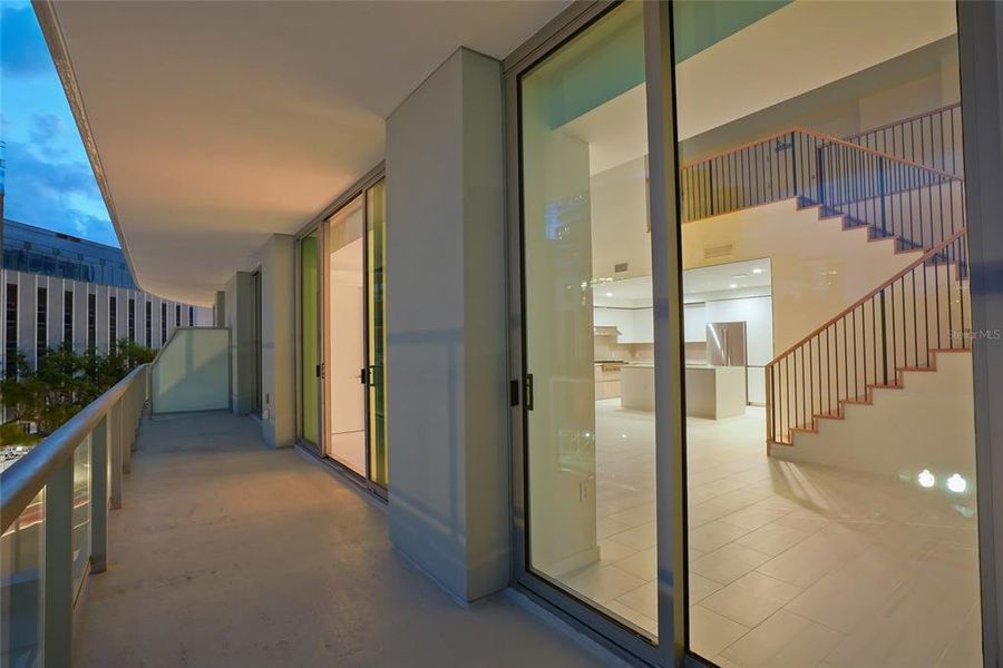 Exterior details and patio area of a home in , St. Petersburg (Image 28).