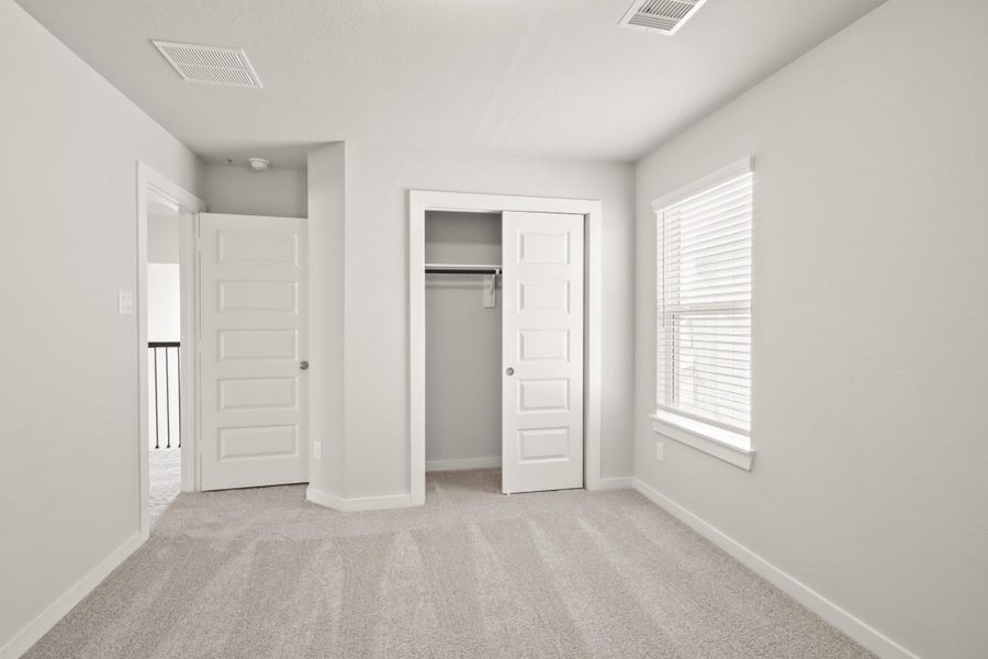 Spacious, unfurnished interior of a new home in Barton Creek Ranch, Conroe (Image 22). Spacious, unfurnished interior of a new home in Barton Creek Ranch, Conroe (Image 22).