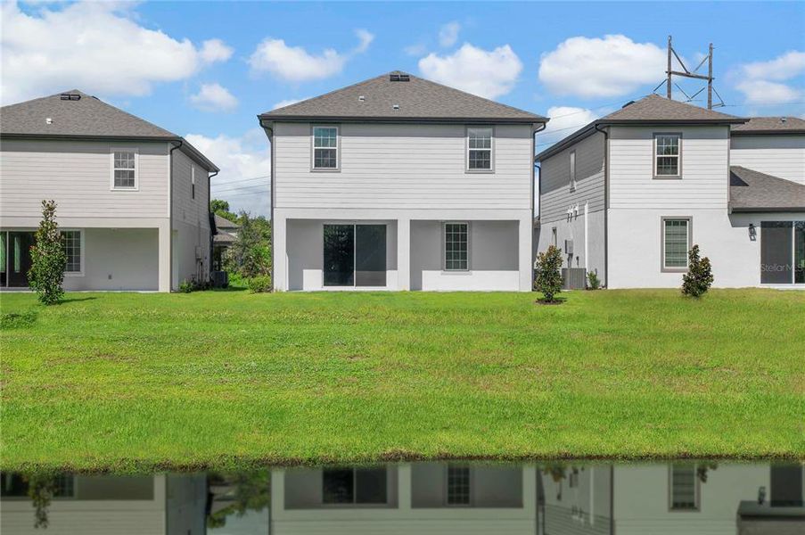 Exterior details and patio area of a home in , Kissimmee (Image 3).