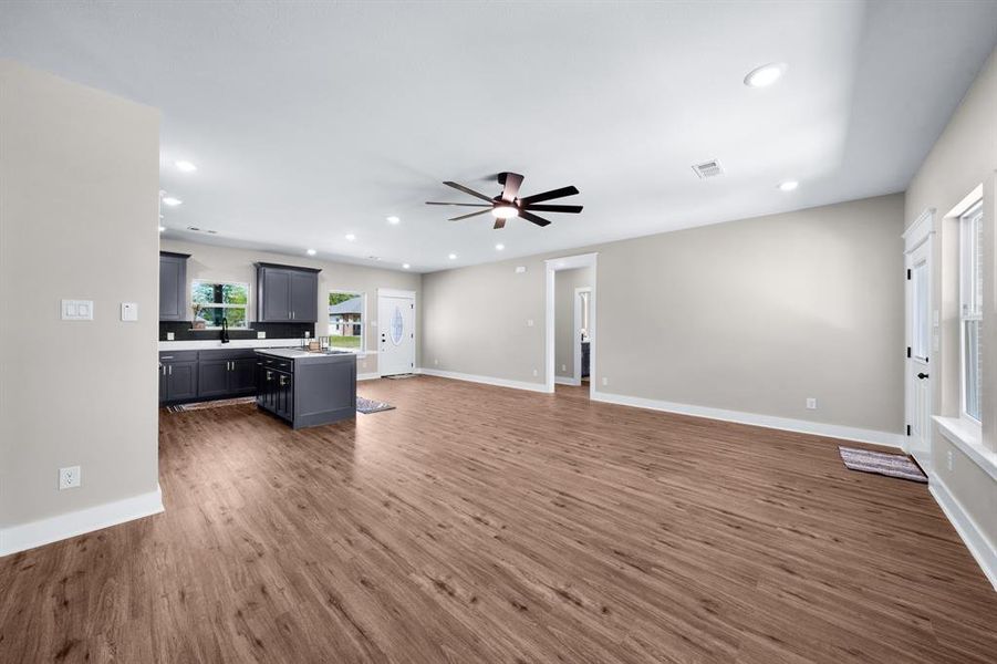 Spacious, unfurnished interior of a new home in , Sulphur Springs (Image 21).