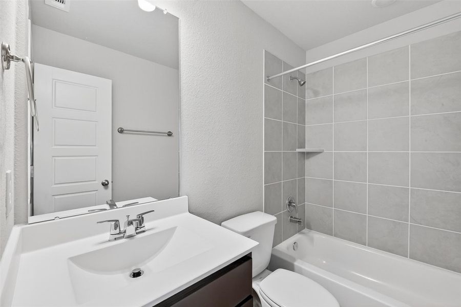 Furnished interior view inside a new home in Rollingbrook Estates, Baytown (Image 19).