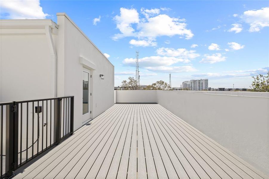 Exterior details and patio area of a home in Alante, St. Petersburg (Image 26).