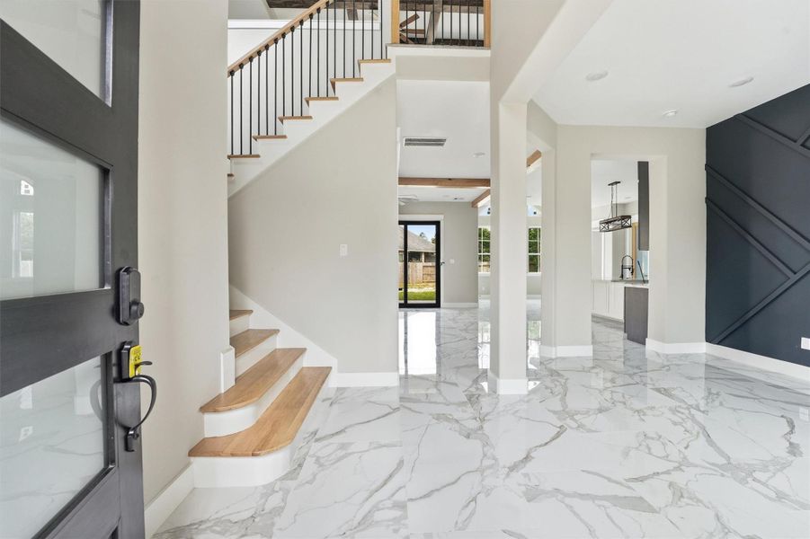 Spacious, unfurnished interior of a new home in , Conroe (Image 12).