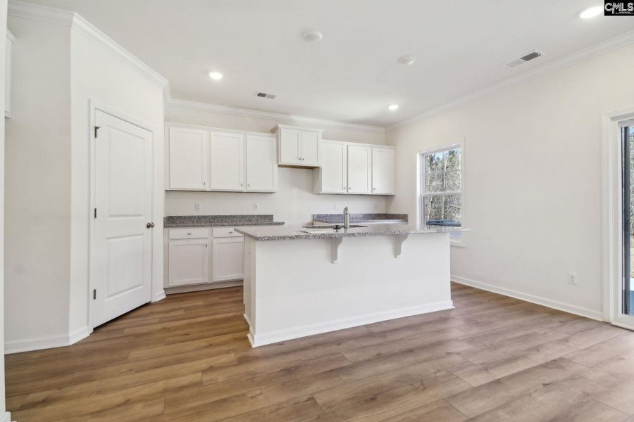 Image 12 of a home in Rolling Hills.