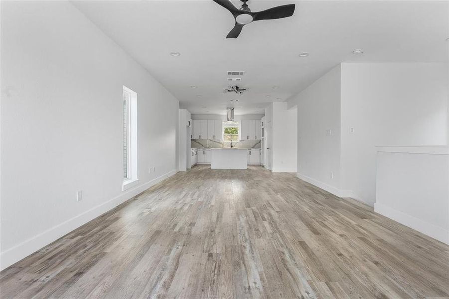 Spacious, unfurnished interior of a new home in , Dallas (Image 35).