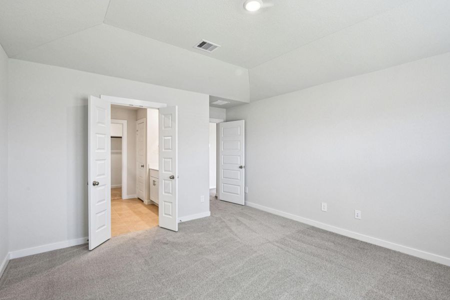 Spacious, unfurnished interior of a new home in Mavera, Conroe (Image 20). Spacious, unfurnished interior of a new home in Mavera, Conroe (Image 20).