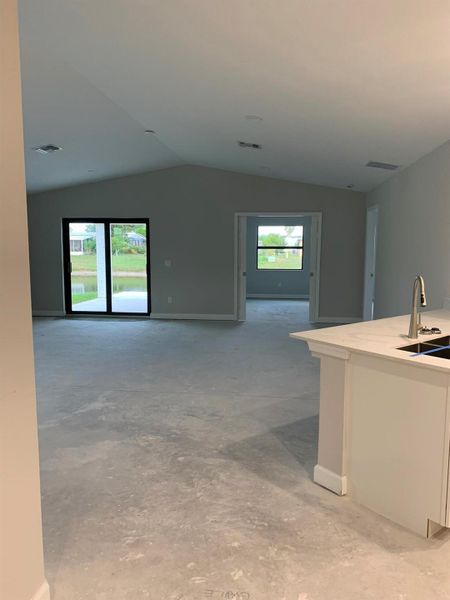 Spacious, unfurnished interior of a new home in , Port St. Lucie (Image 13).