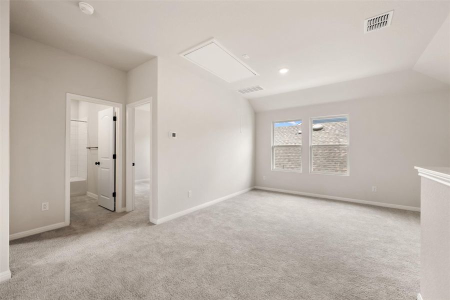 Spacious, unfurnished interior of a new home in Cannon Ranch, Dripping Springs (Image 31).