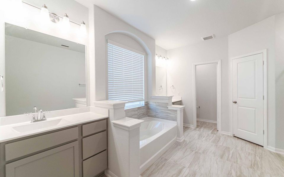 Image 10 of a home in River Ranch Meadows. Image 10 of a home in River Ranch Meadows.