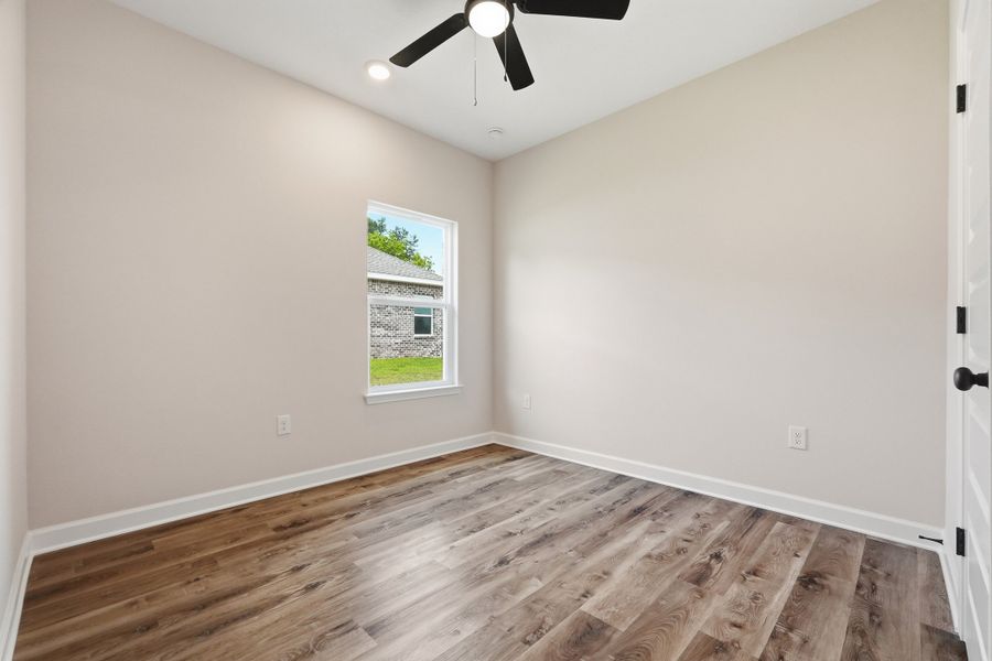 Spacious, unfurnished interior of a new home in Barton's Bend, Crestview (Image 34).