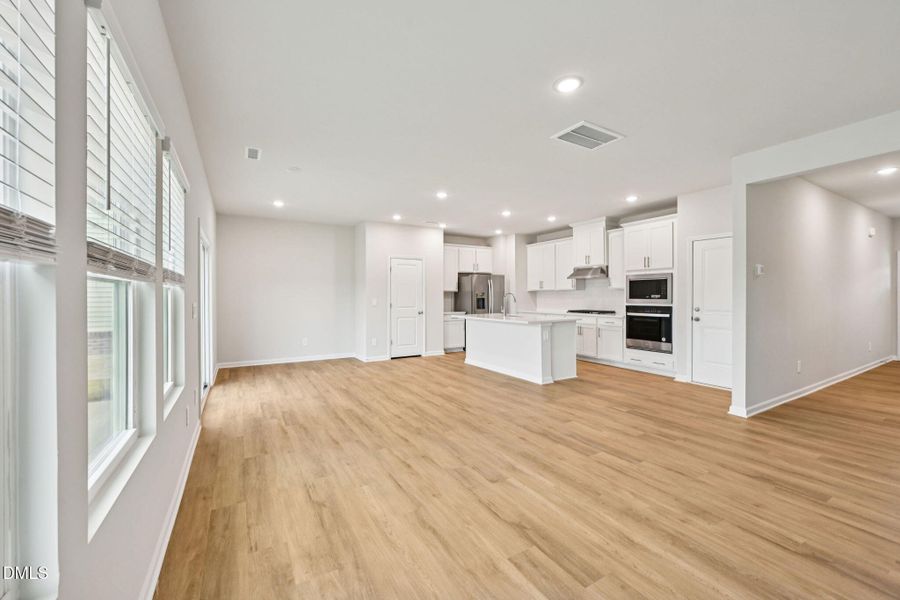 6 - Living 6 - Living