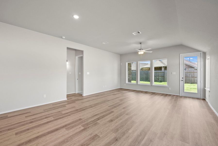 Spacious, unfurnished interior of a new home in The Trails, New Caney (Image 23).