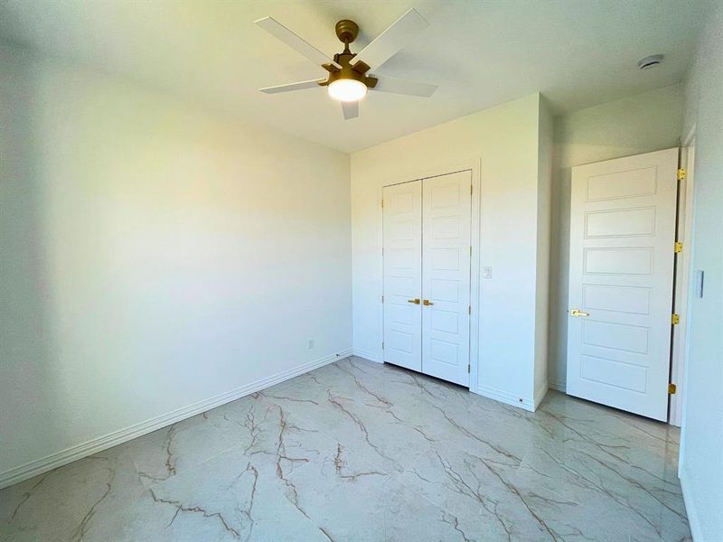Spacious, unfurnished interior of a new home in , Weatherford (Image 28).