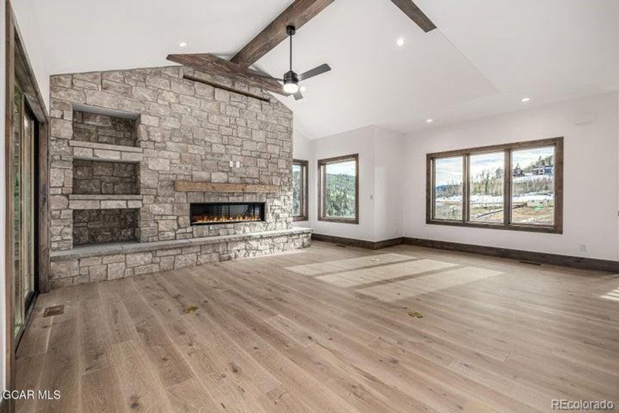 Spacious, unfurnished interior of a new home in , Granby (Image 36).