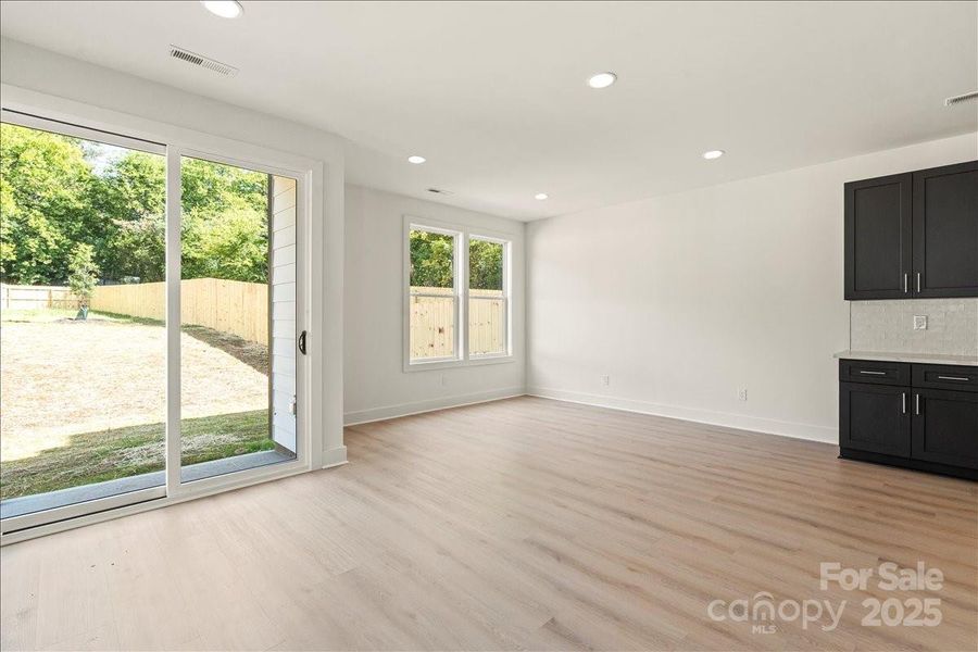 Spacious, unfurnished interior of a new home in , Charlotte (Image 18).