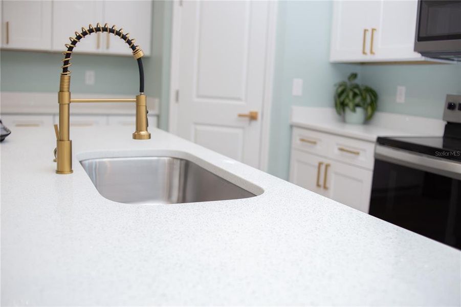 Close-up of interior finishes inside a home in , Lake Wales (Image 27).