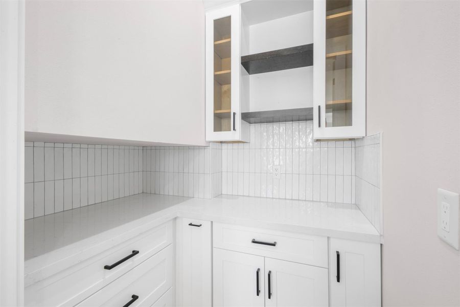 Furnished interior view inside a new home in , Baytown (Image 29).