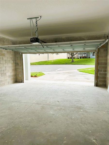 Exterior details and patio area of a home in , Haines City (Image 30).