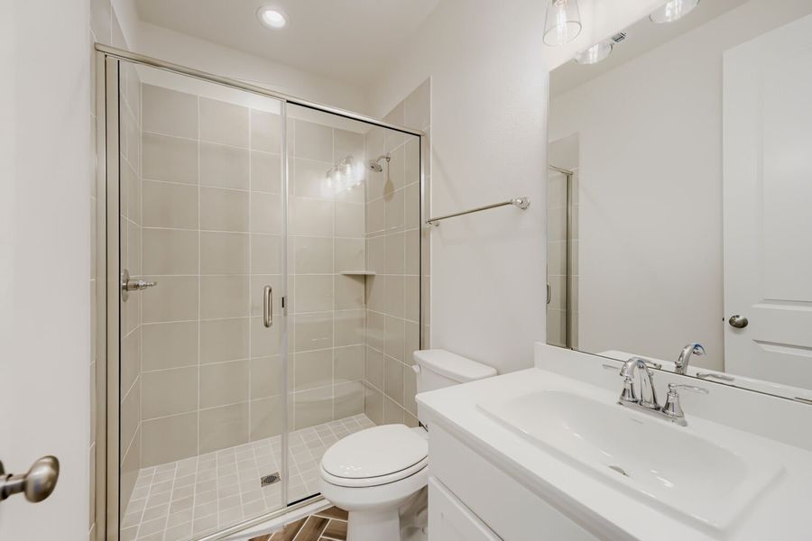 11528 Hardwick - Full Bathroom 11528 Hardwick - Full Bathroom