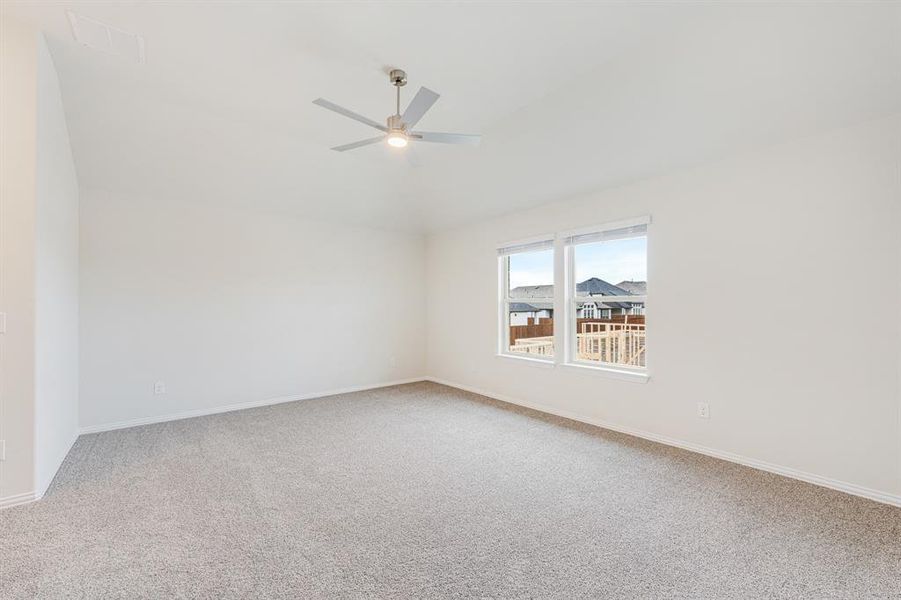 Spacious, unfurnished interior of a new home in Sonoma Verde, McLendon-Chisholm (Image 34).