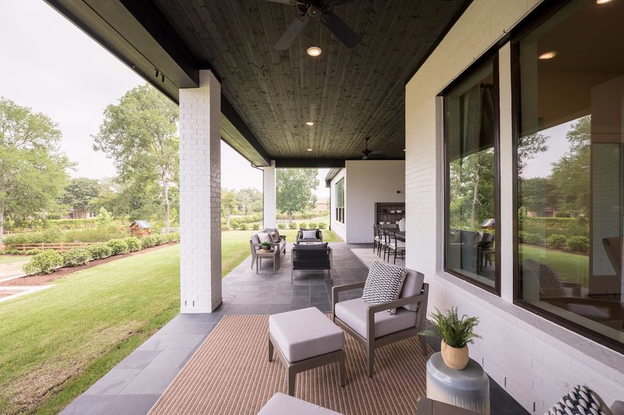 Representative exterior details of a home built from the Meritage by Tri Pointe Homes in Legacy Grove, Montgomery (Image 33).