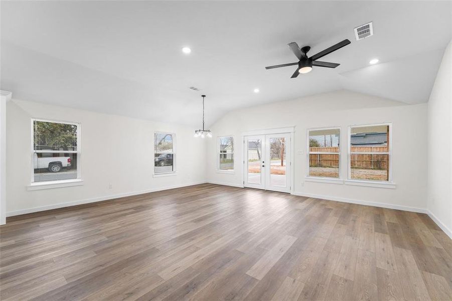 Spacious, unfurnished interior of a new home in , Dallas (Image 18).