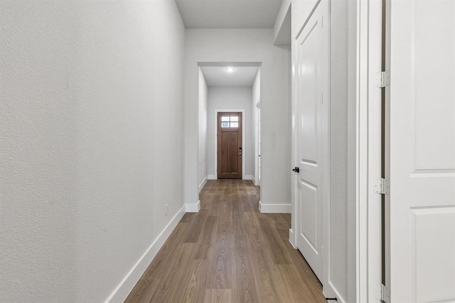 Spacious, unfurnished interior of a new home in Painted Tree Lakeside, McKinney (Image 20).