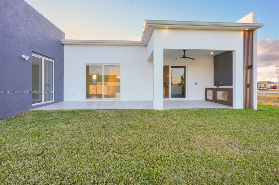 Exterior details and patio area of a home in , Cape Coral (Image 4).