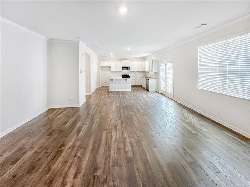 Spacious, unfurnished interior of a new home in Oakhurst Glen, Fairburn (Image 26).