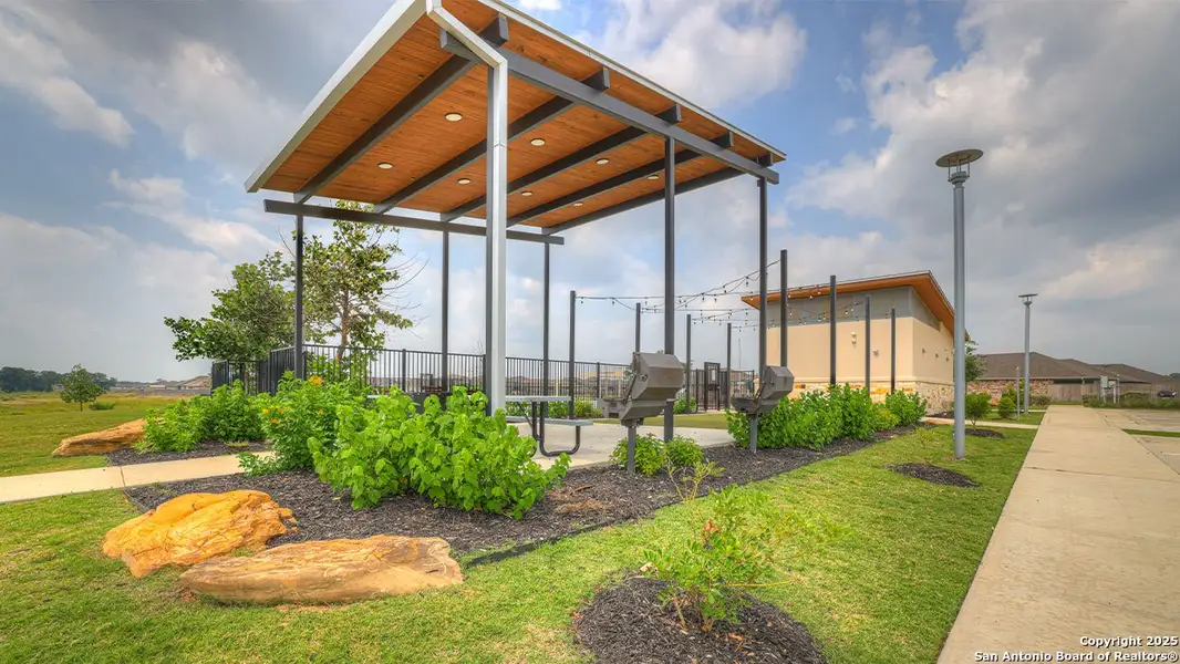 Image 31 of a home in Arroyo Ranch.