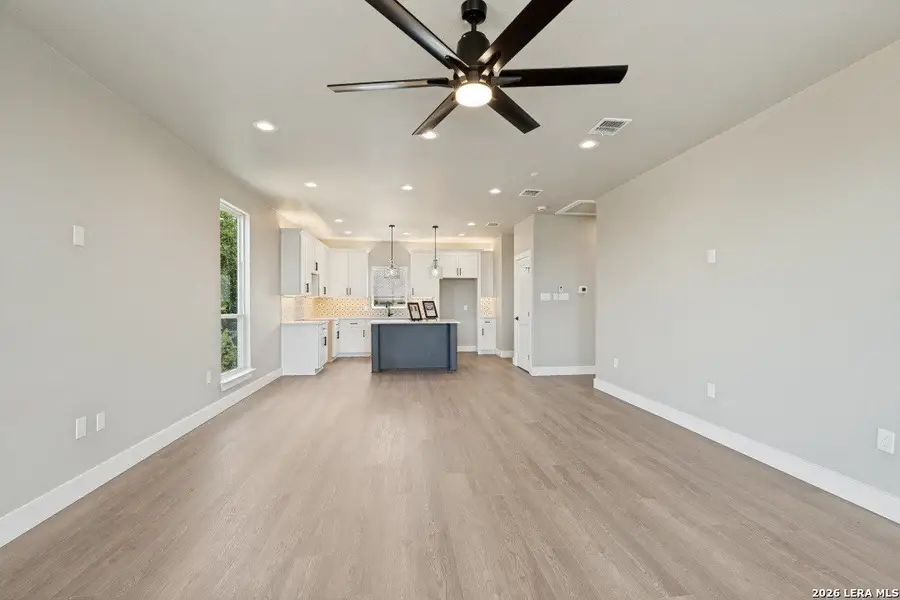Spacious, unfurnished interior of a new home in , Canyon Lake (Image 13).