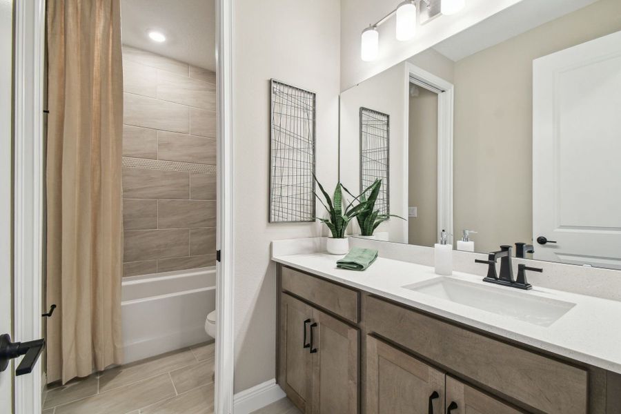 Representative furnished interior of a home built from the Sapphire by William Ryan Homes in Pinecone Reserve, Brooksville (Image 19).