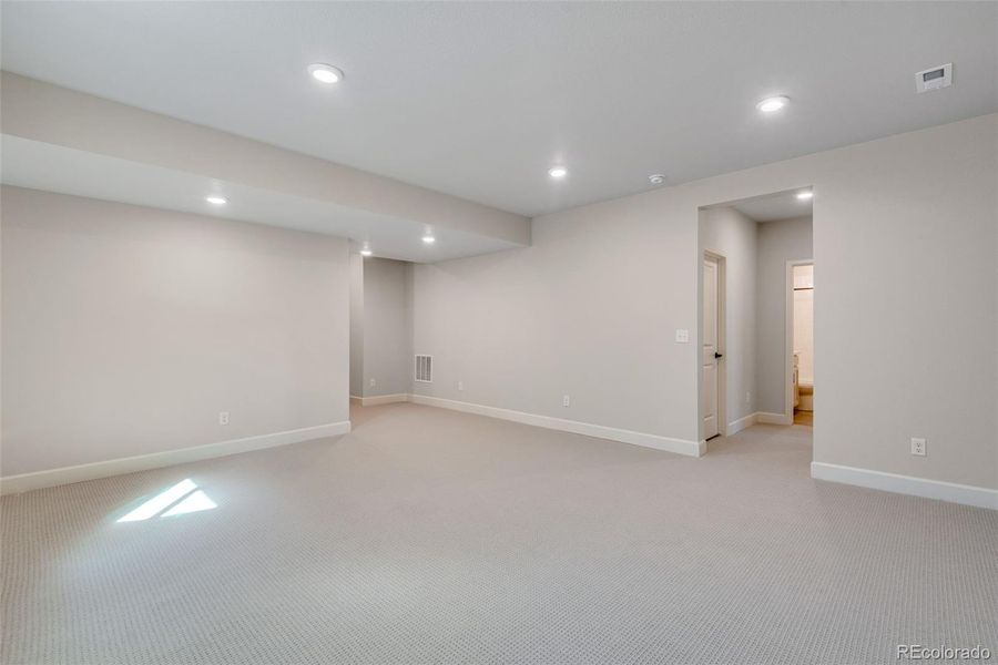 Spacious, unfurnished interior of a new home in Wild Oak at The Canyons, Castle Pines (Image 29). Spacious, unfurnished interior of a new home in Wild Oak at The Canyons, Castle Pines (Image 29).