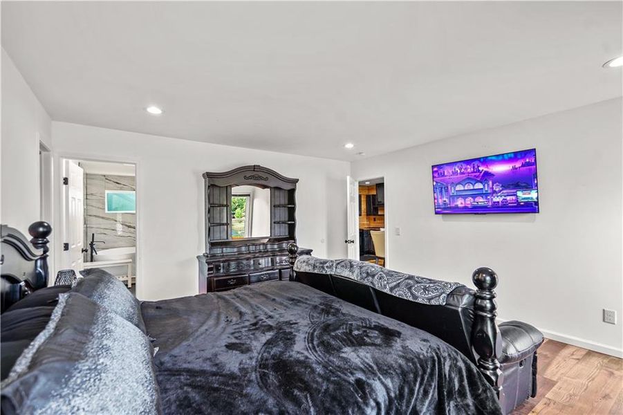 Furnished interior view inside a new home in , Jackson (Image 35).