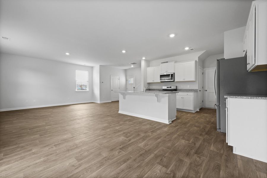 Spacious, unfurnished interior of a new home in Pine Hills at Cane Bay, Summerville (Image 11).