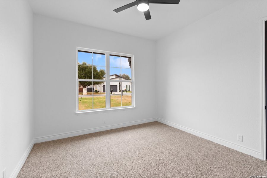 Spacious, unfurnished interior of a new home in , Selma (Image 19).