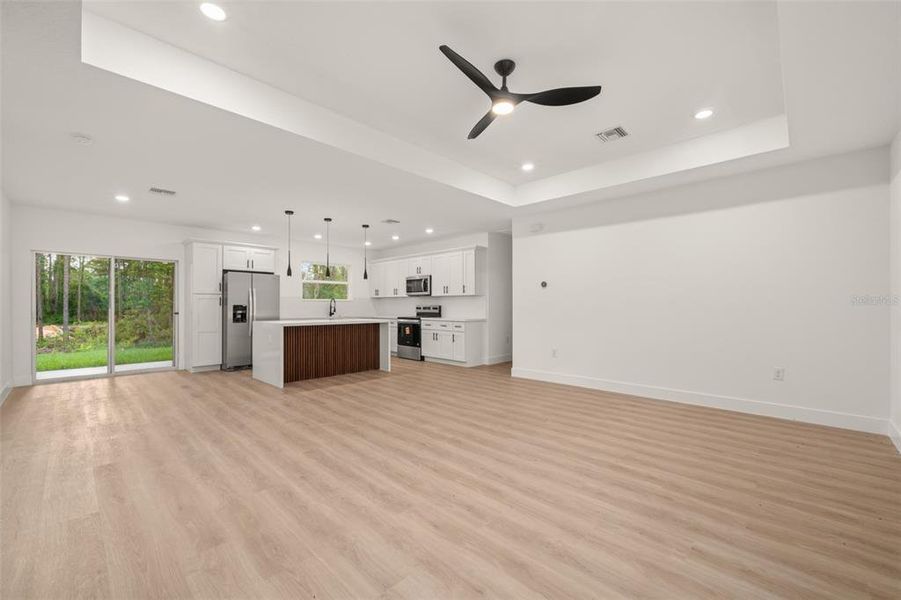 Spacious, unfurnished interior of a new home in , Sebring (Image 13).