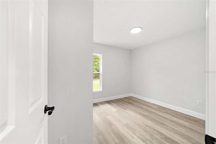 Spacious, unfurnished interior of a new home in , Ocala (Image 16).