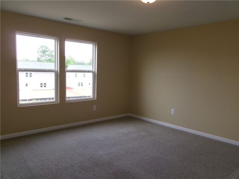 Spacious, unfurnished interior of a new home in Alder Park, Conyers (Image 20).