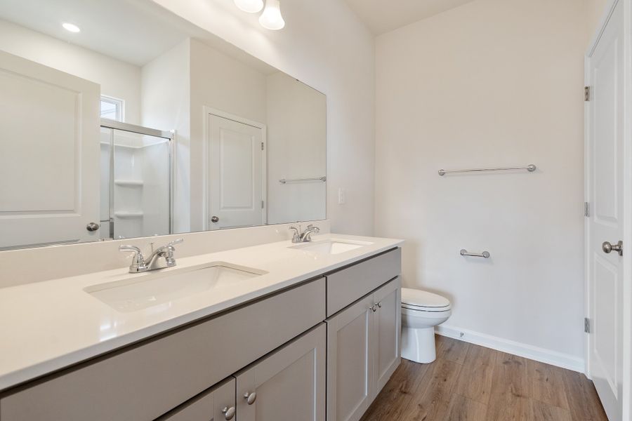 Furnished interior view inside a new home in Dove Hollow, Chesnee (Image 9).