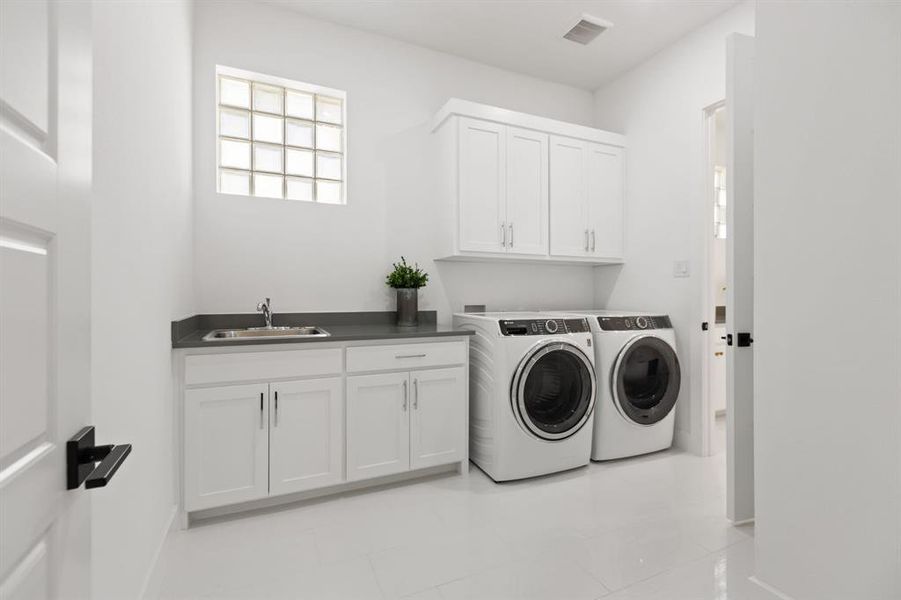 Furnished interior view inside a new home in , Prosper (Image 16).